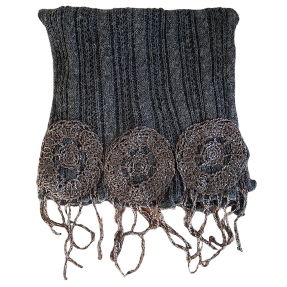 Tarnish Anthropologie Brand Flower Trim Wool Blend Knit Gray Scarf Made In Italy